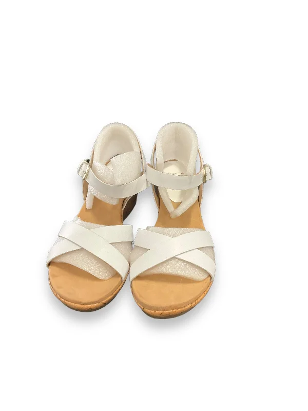 Outdoor Work Boots White Sandals Heels Wedge Circa Joan And David, Size 8