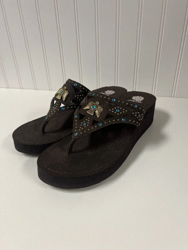 Designer Hiking Boots Brown Sandals Flip Flops Yellow Box, Size 10