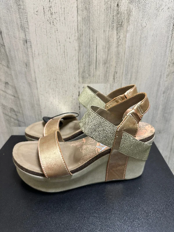 Waterproof Snow Boots Gold Sandals Heels Block Otbt, Size 9.5