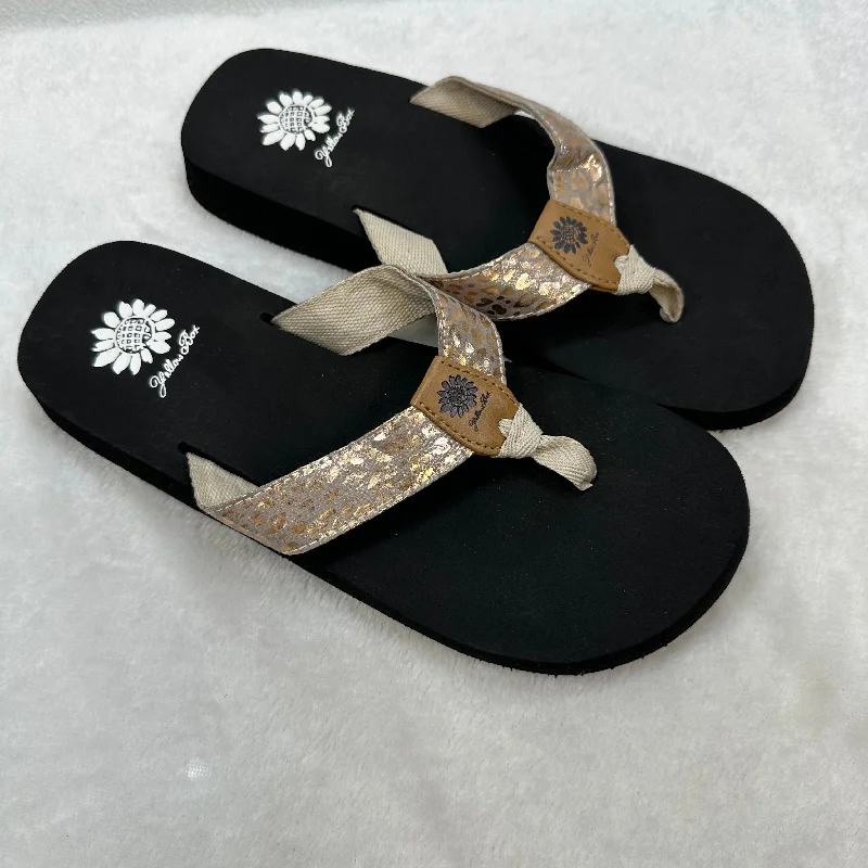 Slip-On Winter Shoes Sandals Flip Flops By Yellow Box  Size: 9