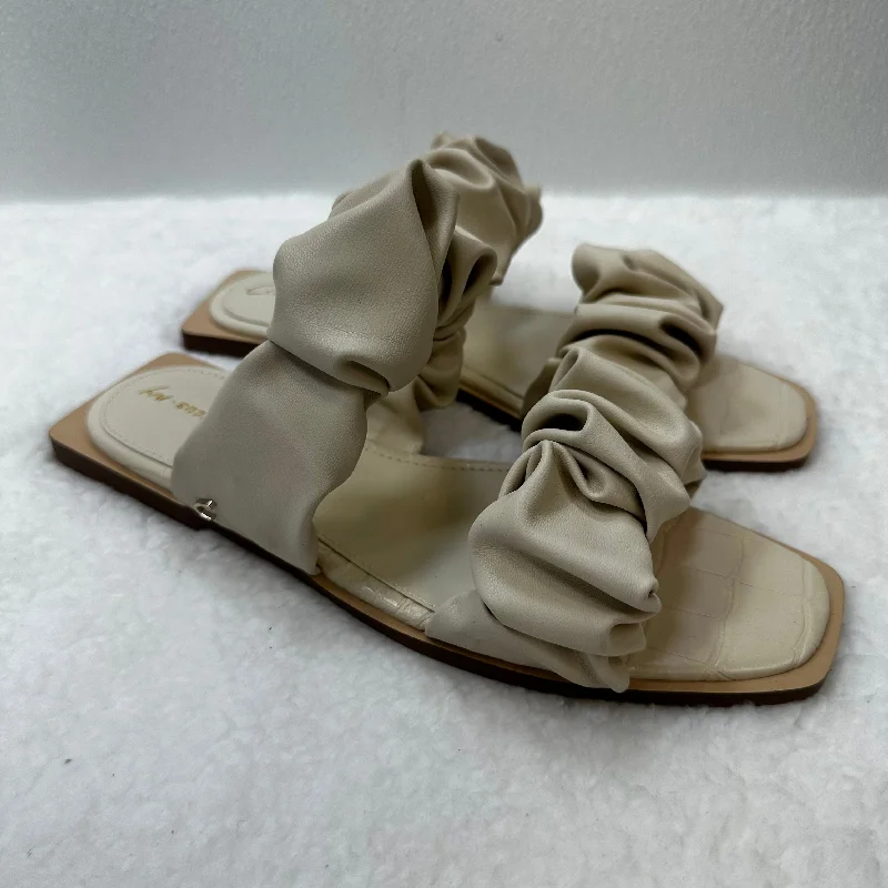 Fashionable Work Boots Cream Sandals Flip Flops Circus By Sam Edelman, Size 7.5