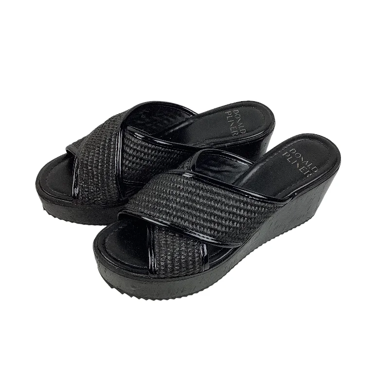 Outdoor Work Boots Black Sandals Designer Donald Pliner, Size 8