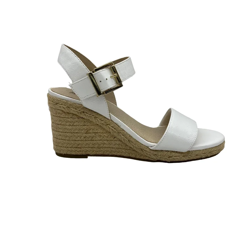 Classic Flat Shoes WHITE SANDALS HEELS WEDGE by LIFE STRIDE Size:8