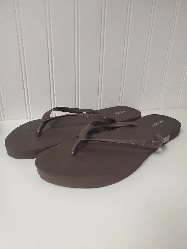 Warm Winter Boots Brown Sandals Flip Flops Old Navy, Size 9