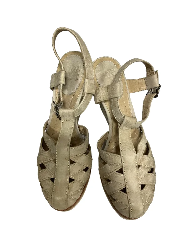 Comfortable Running Sneakers Tan Sandals Heels Wedge Frye, Size 8