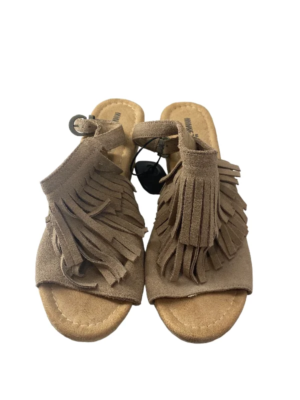 Waterproof Loafers Sandals Designer By Minnetonka In Tan, Size: 8