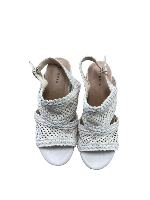 Durable Snow Boots Sandals Heels Wedge By Torrid In Ivory, Size: 11.5