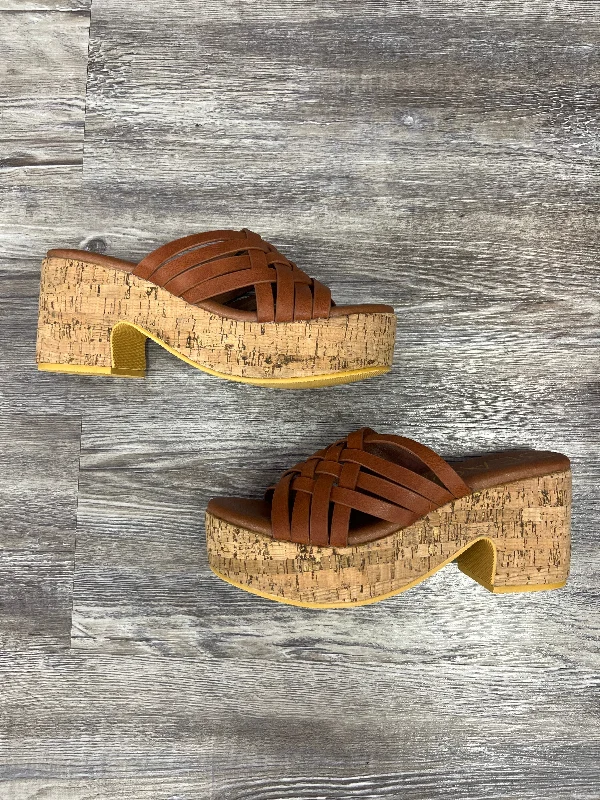Classic Hiking Boots Brown Sandals Heels Block Matisse, Size 9