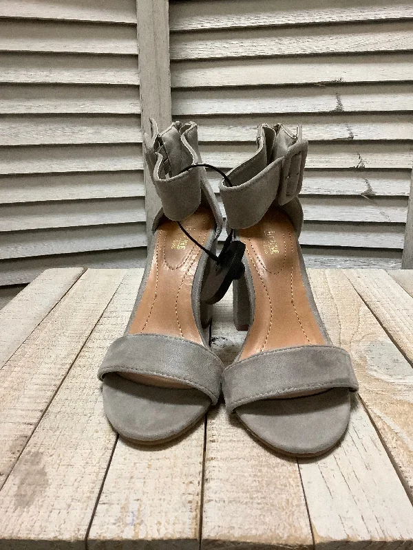 Comfortable Hiking Shoes Sandals Heels Block By Catherine Malandrino  Size: 7