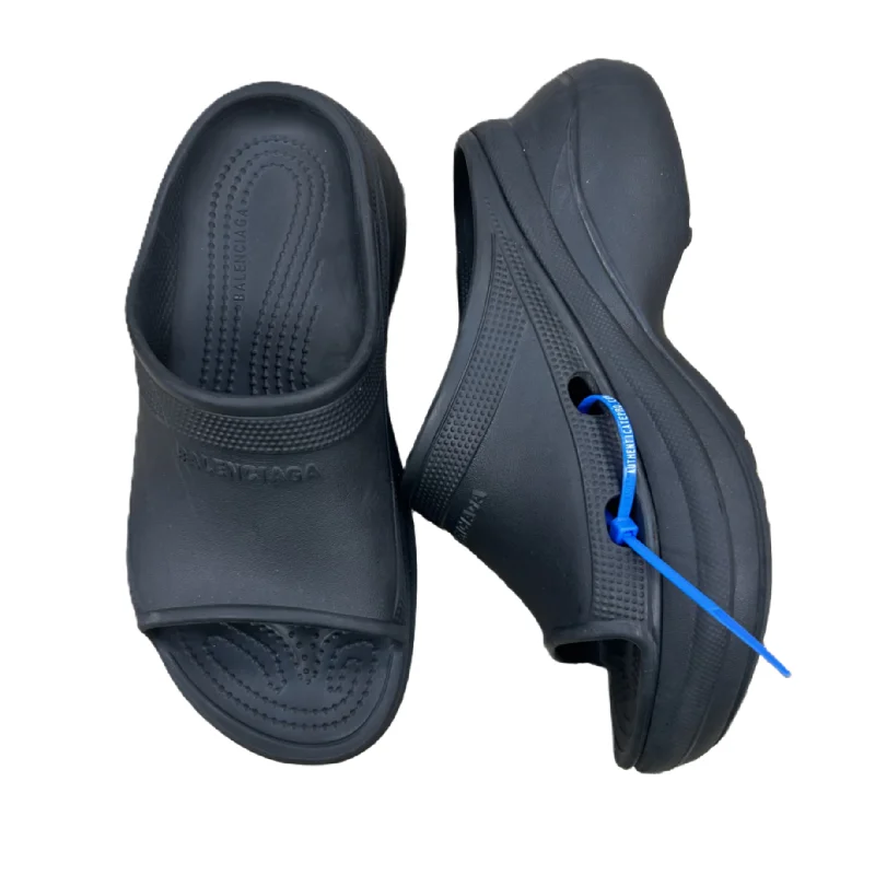 Trendy Sports Sneakers Sandals Luxury Designer By Balenciaga  Size: 6.5