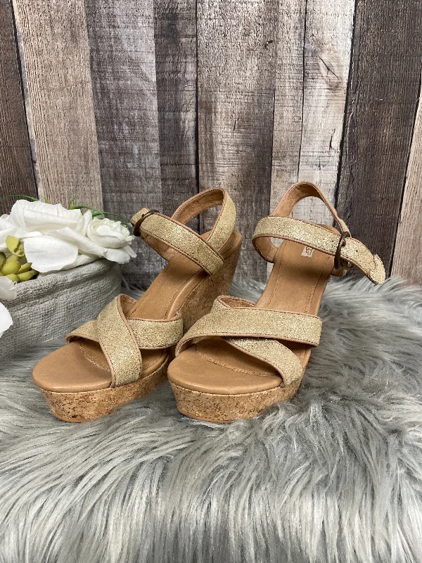 Luxury Running Shoes Brown Sandals Heels Wedge Ugg, Size 8