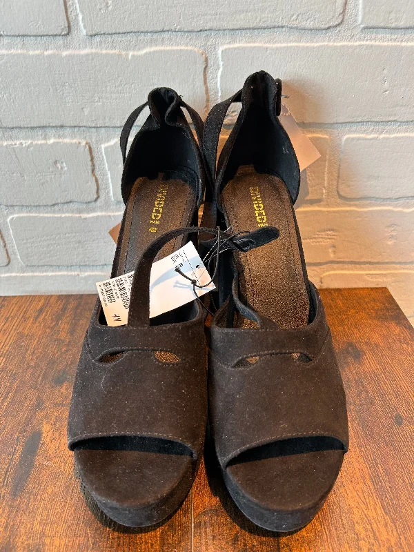 Casual Sports Footwear Black Sandals Heels Block Divided, Size 10