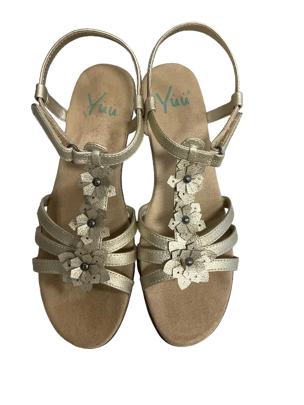 Classic Flat Shoes Gold Sandals Heels Wedge Yuu Collection, Size 10