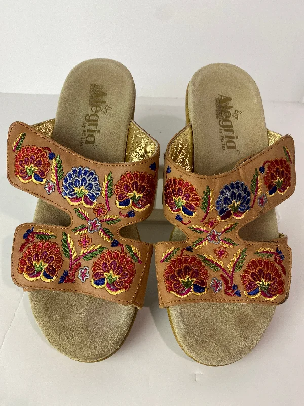 Lightweight Hiking Shoes Beige Sandals Heels Block Alegria, Size 7.5
