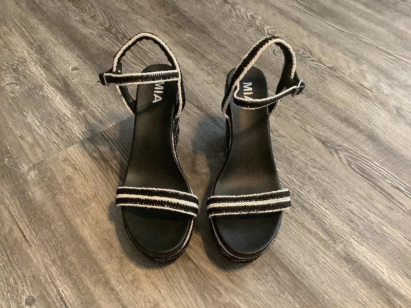 Fashionable Summer Shoes Black & White Sandals Heels Wedge Mia, Size 8.5