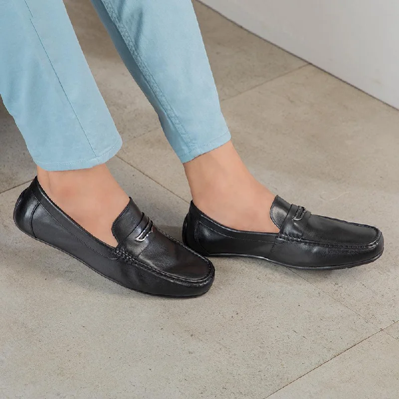 Best Formal Shoes Online The Yodry Black Men's Leather Driving Loafers Tresmode