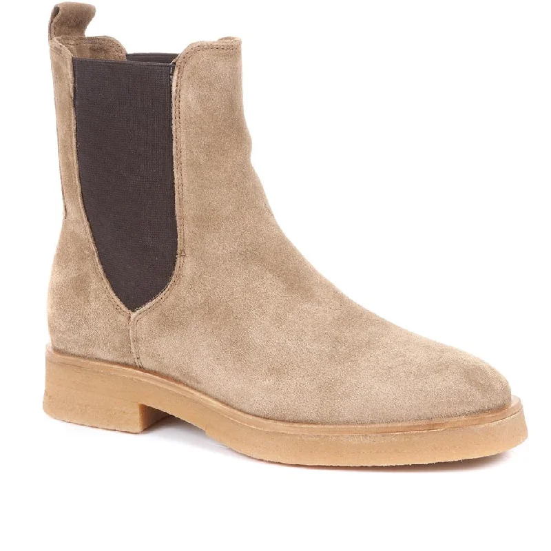 Fashion Sneakers For Work Delia Leather Chelsea Boots - DELIA / 320 532
